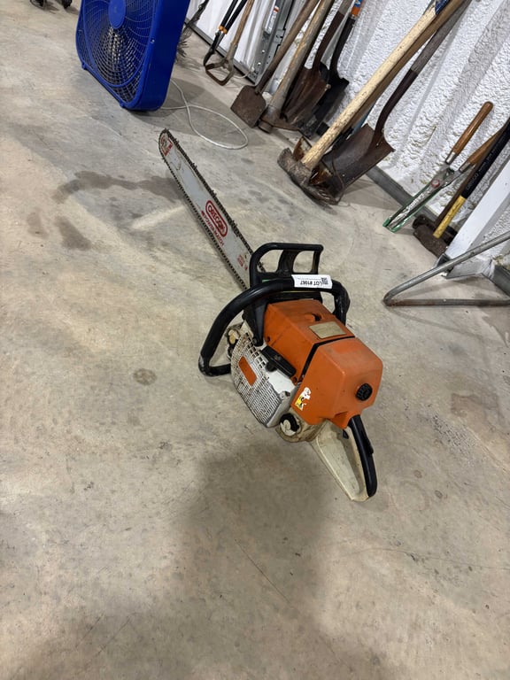 Stihl professional 460 magnum with Oregon 36" bar