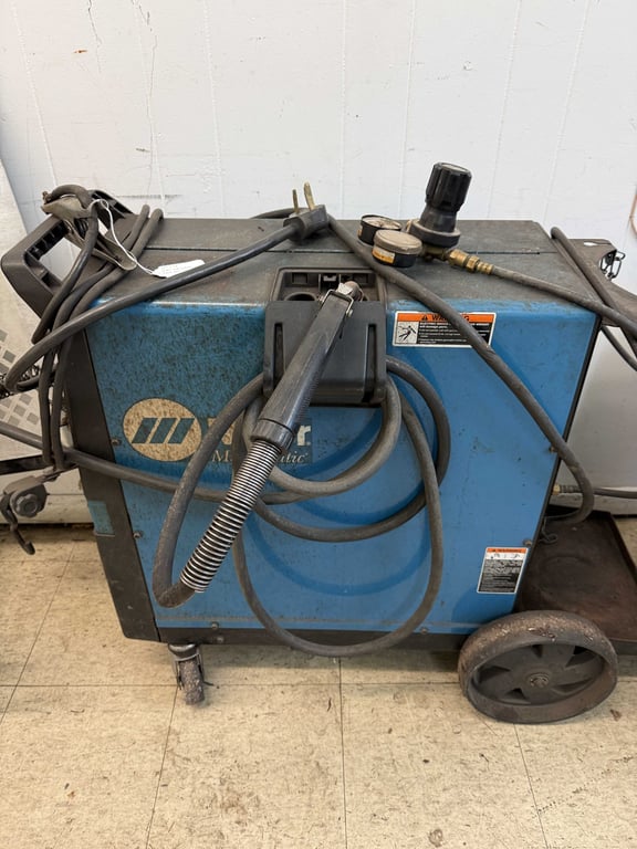 220 V MILLER WELDER (NOT WORKING)