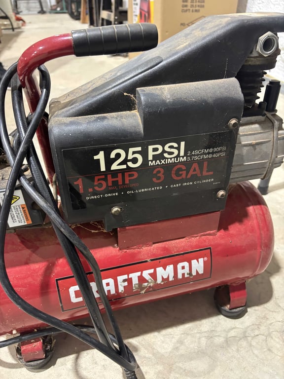 Craftsman 3 Gallon Air Compressor - Image 2