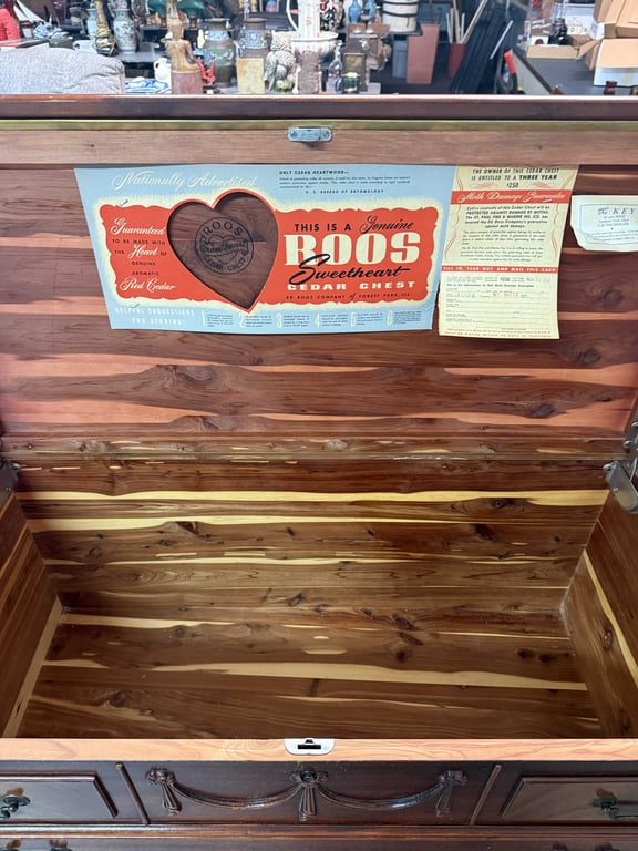 VTG ROOS TALL SWEETHEART RED MAHOGANY  CEDAR CHEST - Image 3