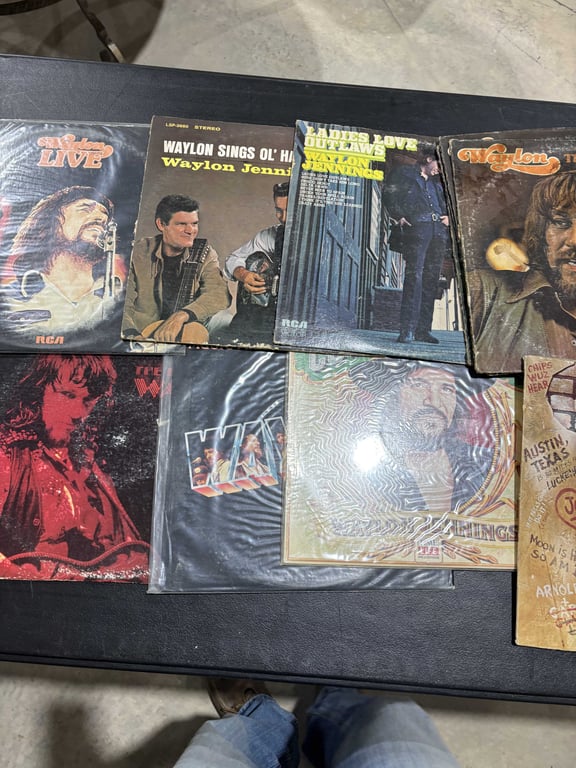 16 Waylon Jennings Albums - Image 3