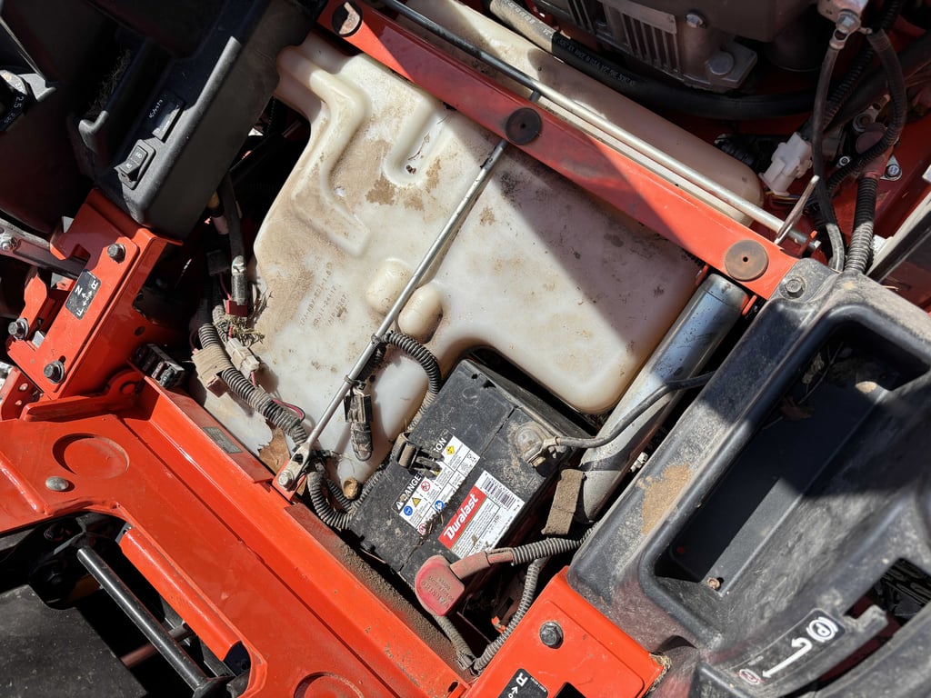 Kubota Z125S Zero Turn Mower - Image 10