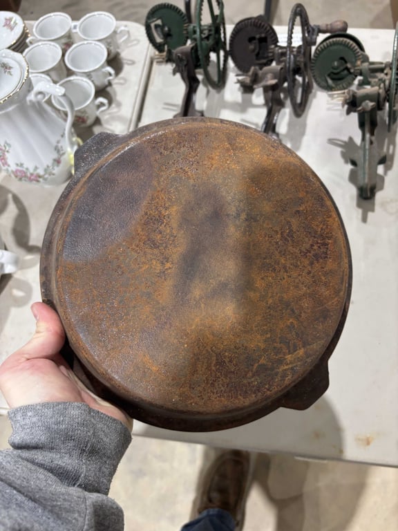 Cast Iron Plate w/ Lid - Image 3