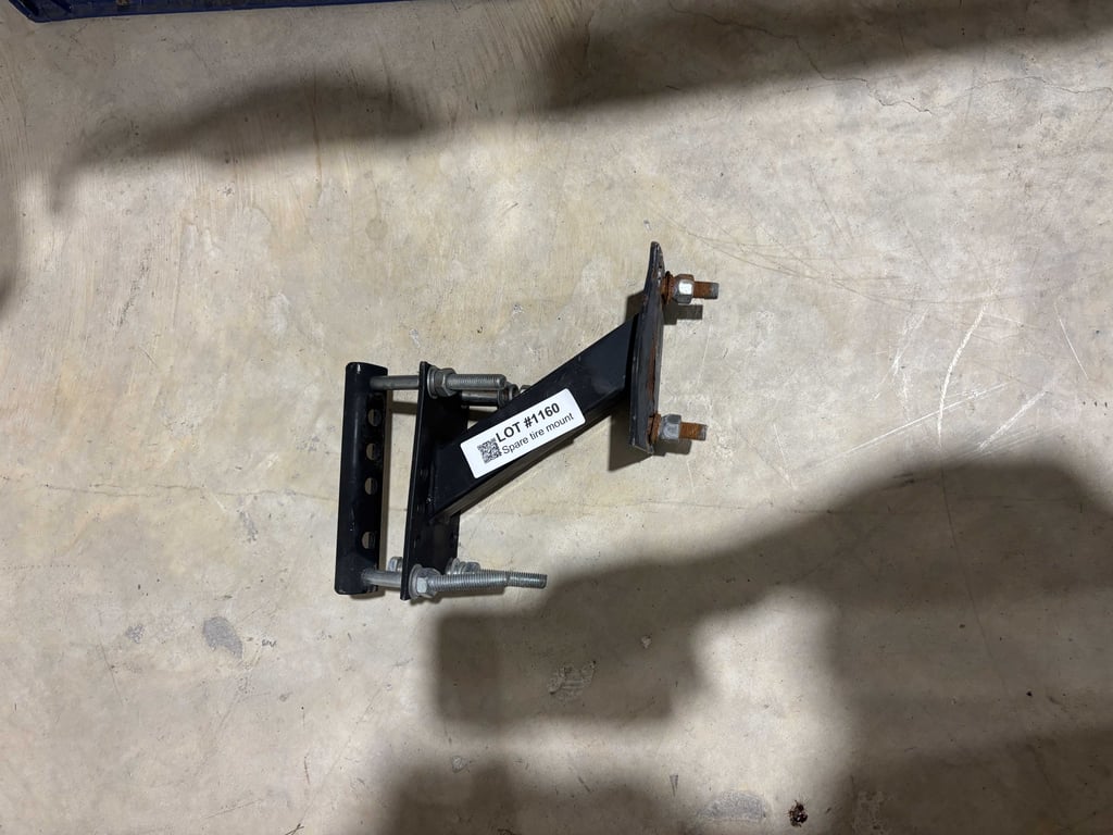 Spare tire mount