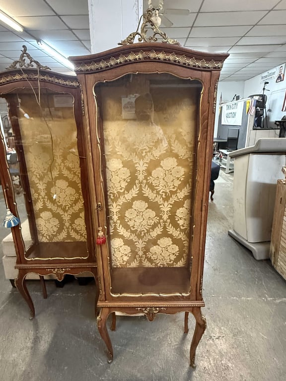 VTG FRENCH LOUIS XV CURIO CABINET