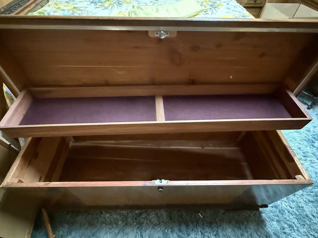 LANE WATERFALL CEDAR CHEST - Image 2