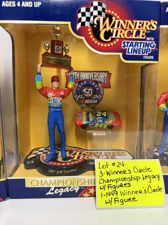3 - WINNERS CIRCLE CHAMPIONSHIP LEGACY W/FIGURES 1 - 99 WINNERS CIRCLE W/FIGURE - Image 3