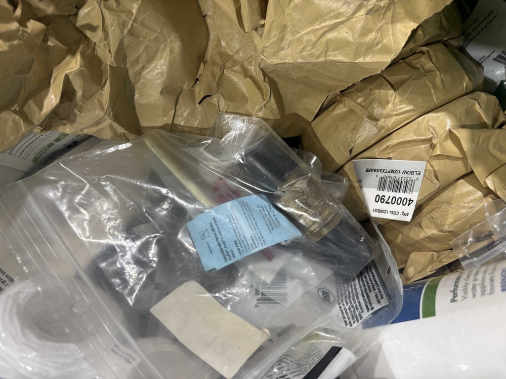 Tote of wire, water softener filters, misc - Image 4