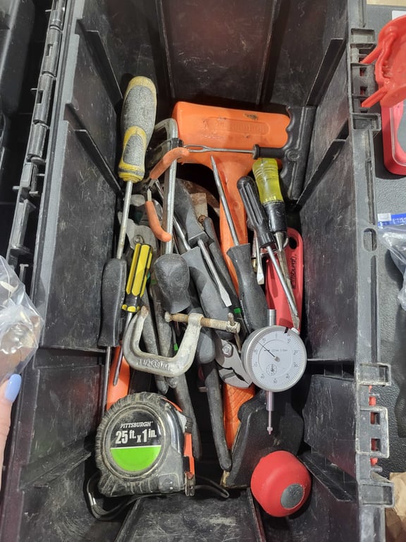 Plastic tool box & misc bags of tools - Image 4