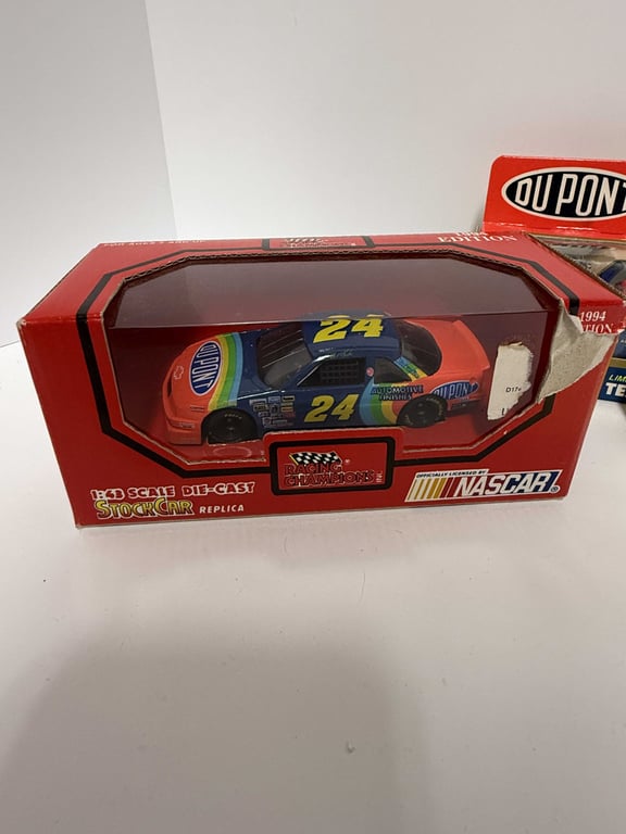 3 - JEFF GORDON COLL. MATCHBOX TEAM CONVOY..... - Image 2