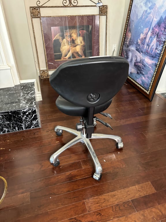 Small Roll Around Chair - Image 2