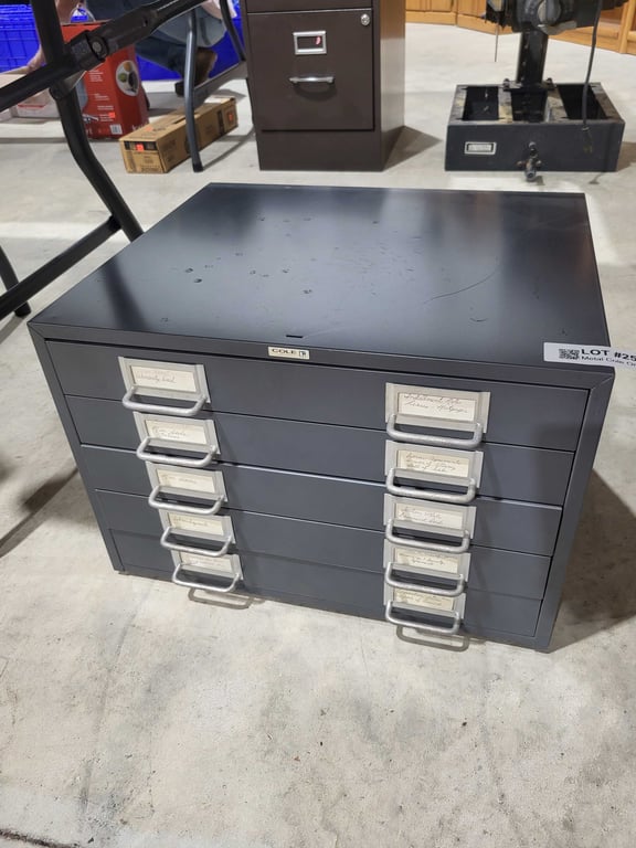 Metal Cole Organizer