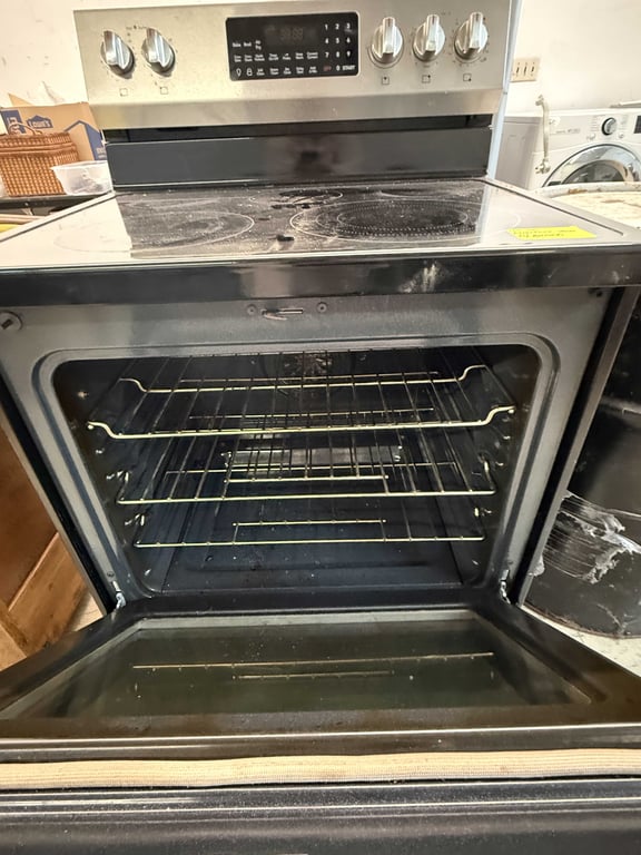 FRIGIDAIRE ELECTRIC STOVE - Image 3