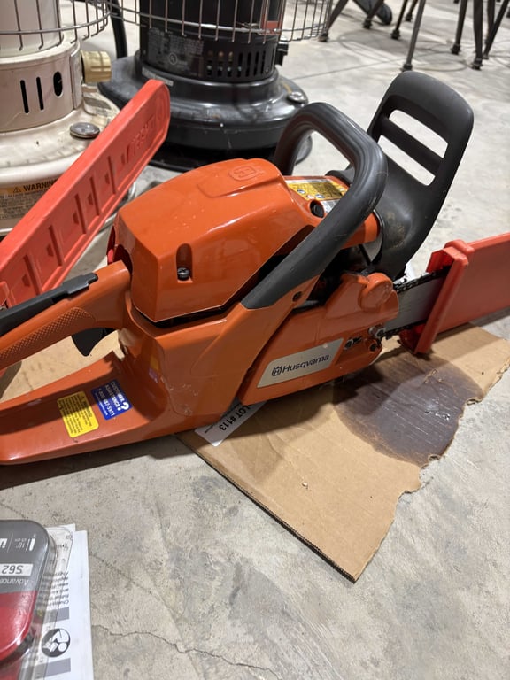 Husqvarna 460 Rancher Chainsaw - Image 3