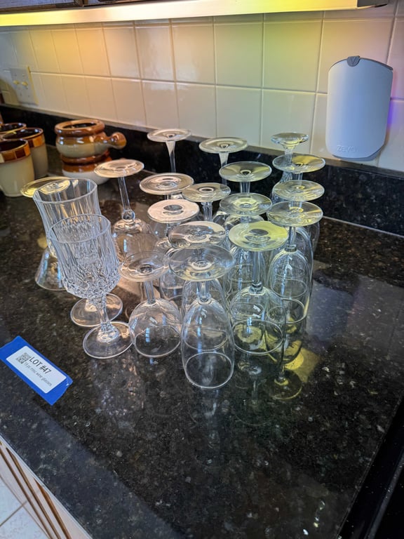 19 pc misc wine glasses - Image 2