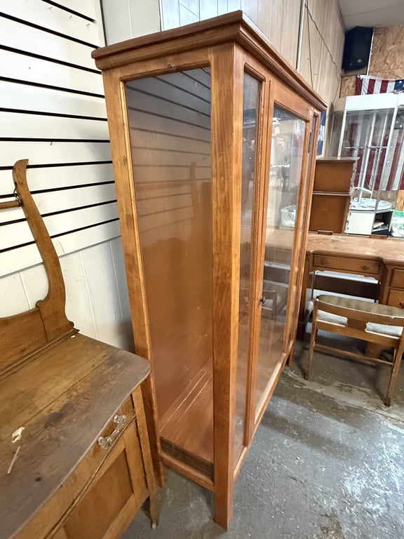 GLASS FRONT DISPLAY/CURIO CABINET - Image 2