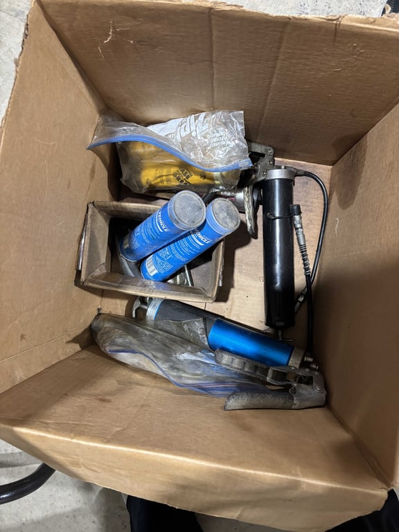 3 Grease Guns & Grease
