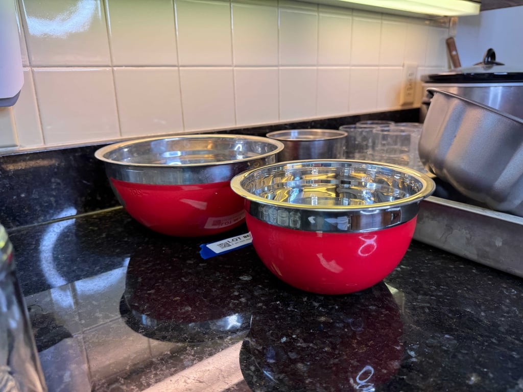 2 pc red mixing bowl set
