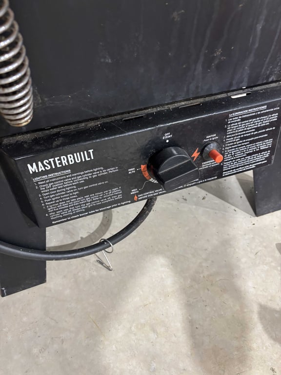 Masterbuilt smoker & bottle - Image 5