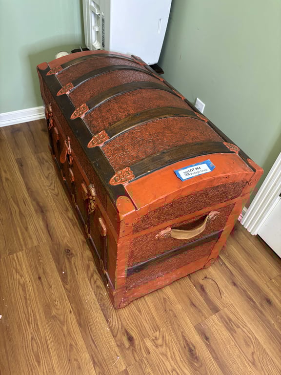 Vintage Chest - Image 3