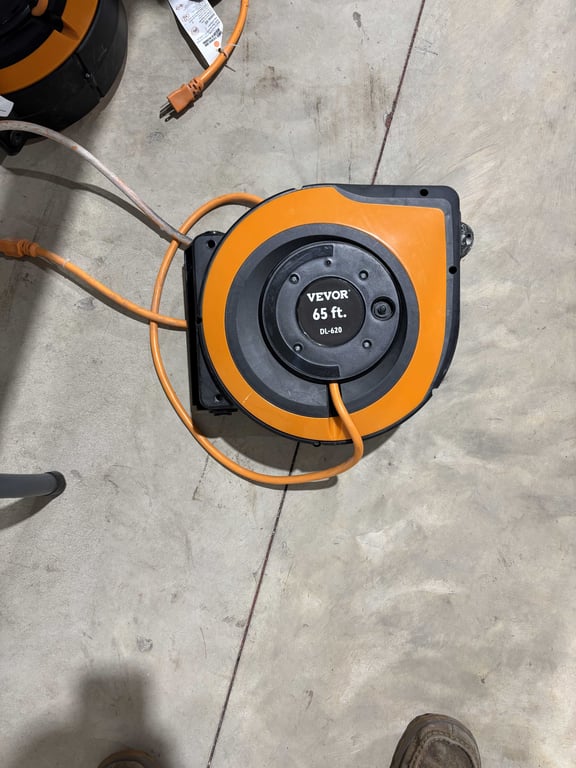 Vevor 65' retractable extension cord