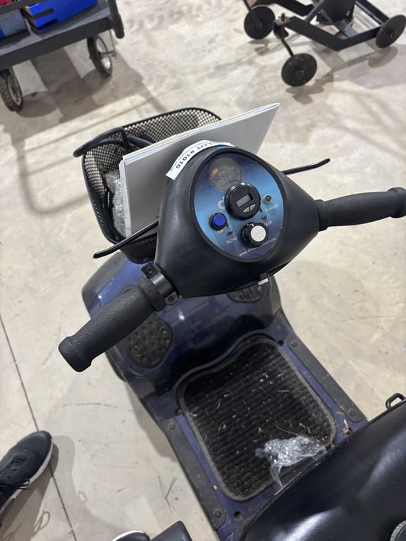 Daytona power chair - Image 3