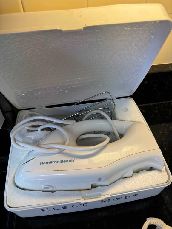 Hamilton Beach electric mixer - Image 2