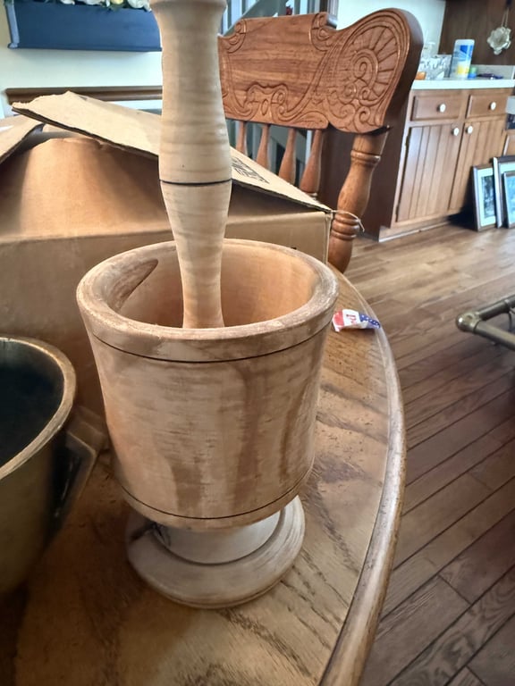 4 SETS OF VTG MORTAR & PESTLE - Image 4