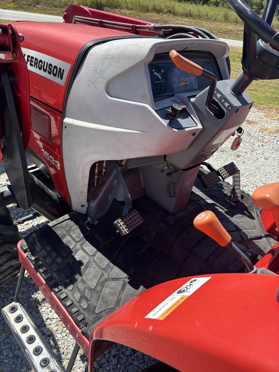 2006 Massey Ferguson 1533 4WD - Image 14