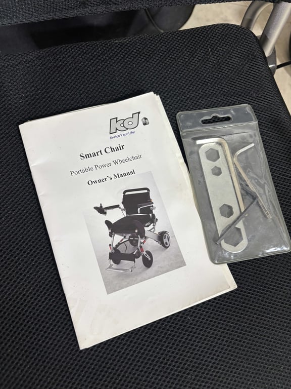 KD's Smart Chair & Case - Image 5