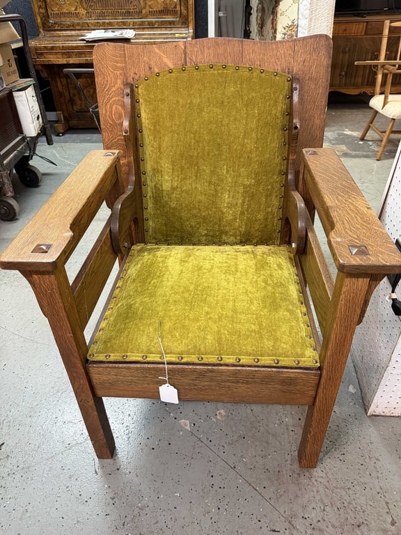 MISSION STYLE OAK CONVERTIBLE CHAIR TABLE