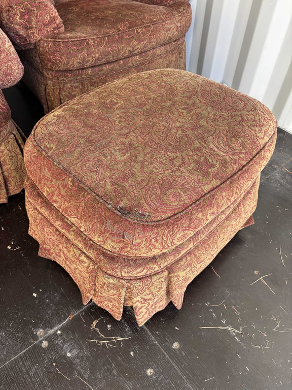 2 Red Cushioned Arm Chairs & 1 Ottoman - Image 5