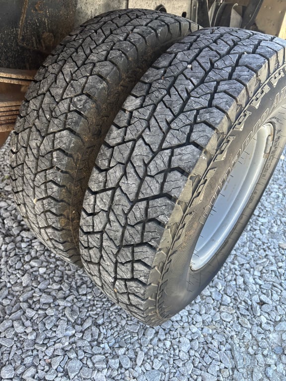2004 Chevy 3500 4WD - Image 28