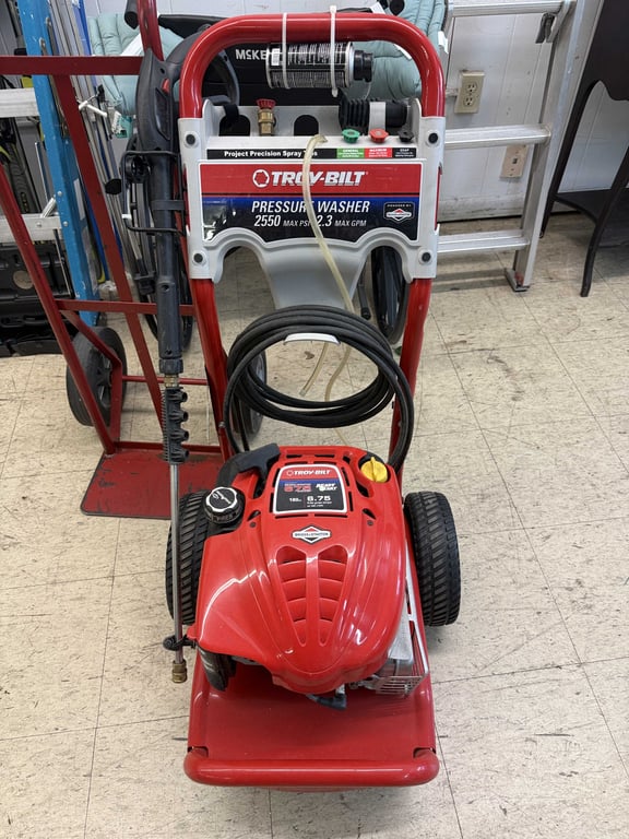 TROY BILT 2550 PSI GAS PRESSURE WASHER