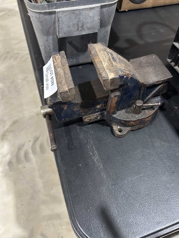 Small vise - Image 2