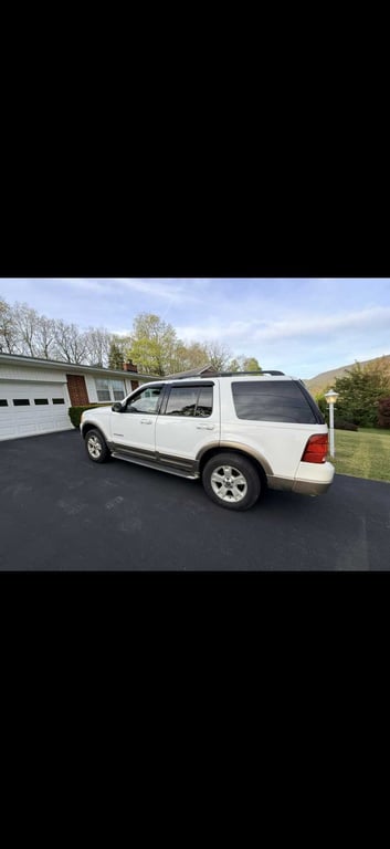 2004 EDDIE BAUER FORD EXPLORER 70,871 MILES - Image 9