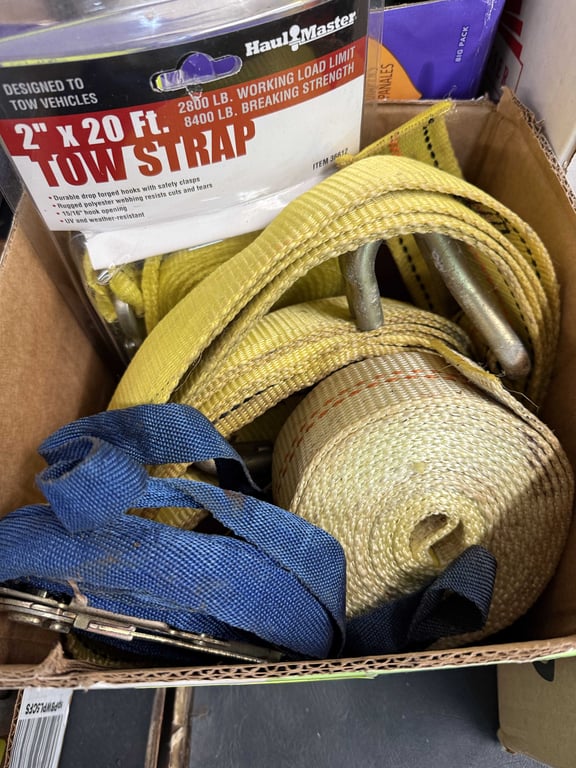 BOX OF TOW STRAP & RATCHET STRAPS
