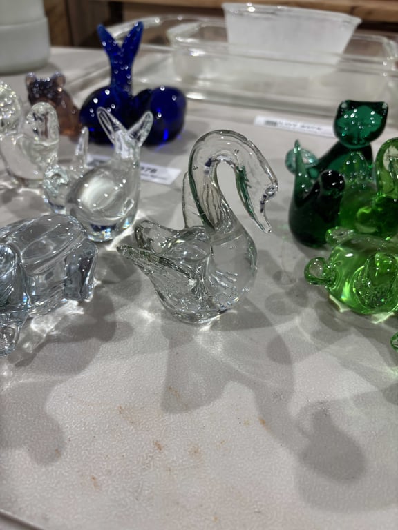 Clear glass figures - Image 6