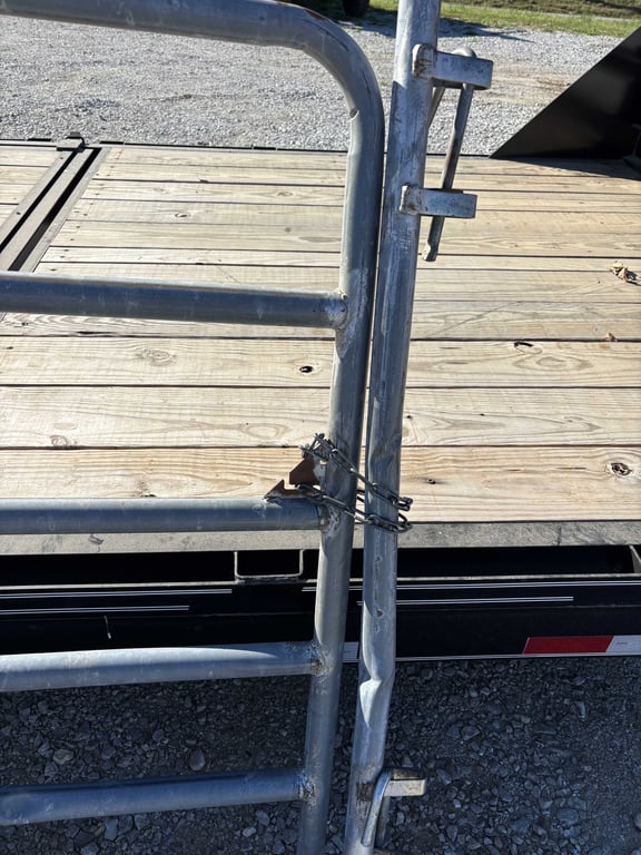 12 Corral Panels & One Gate Panel - Image 11