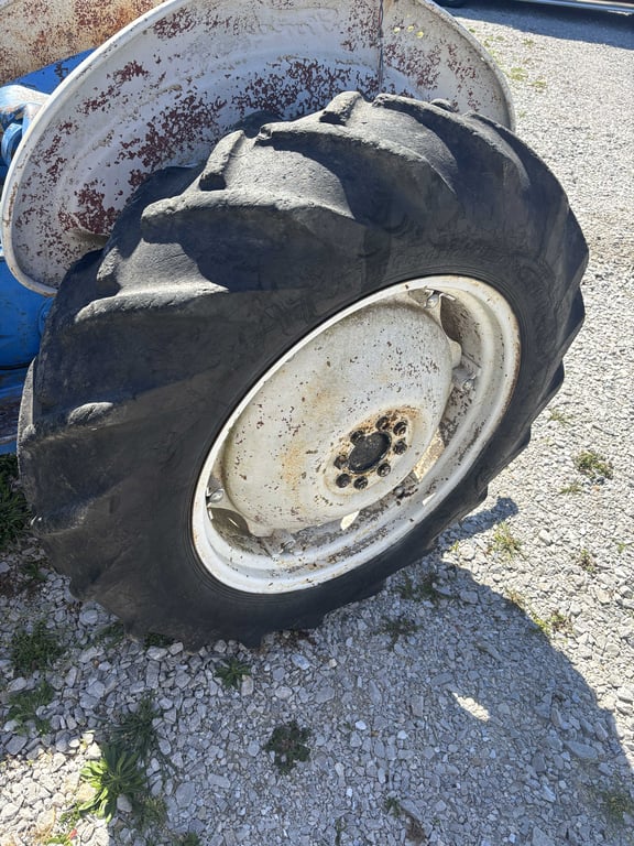 Ford 2000 Tractor - Image 13