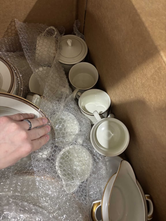 39 Piece Mikasa Fine China Set - Image 2