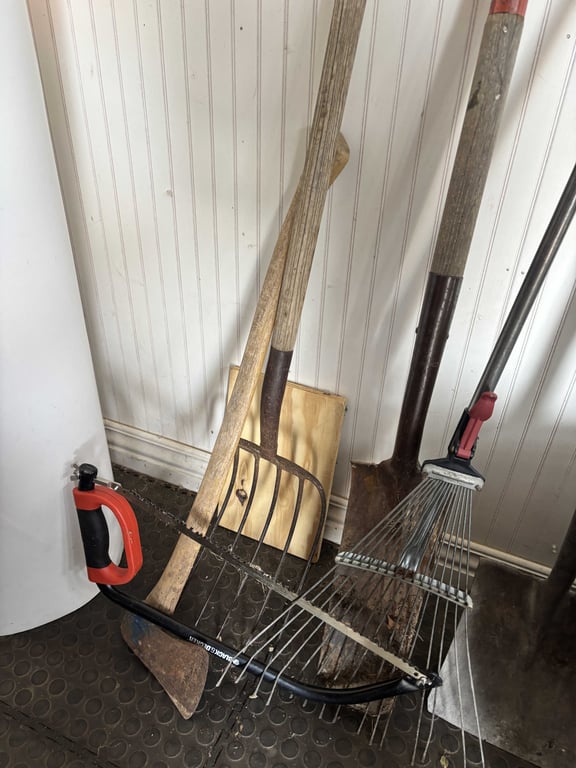 Yard Tools - Image 2