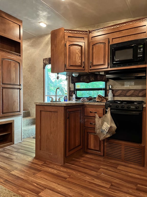 2013 Forest River Palomino - Image 17