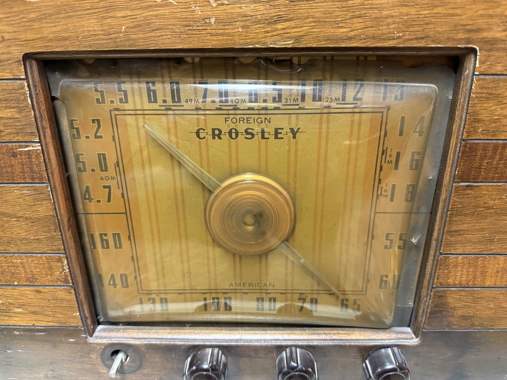 VTG CROSLEY RADIO (CORD & KNOB MISSING) - Image 2