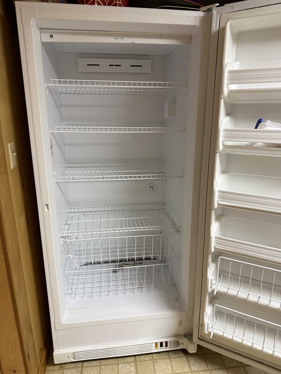 FRIGIDAIRE UPRIGHT FREEZER - Image 2