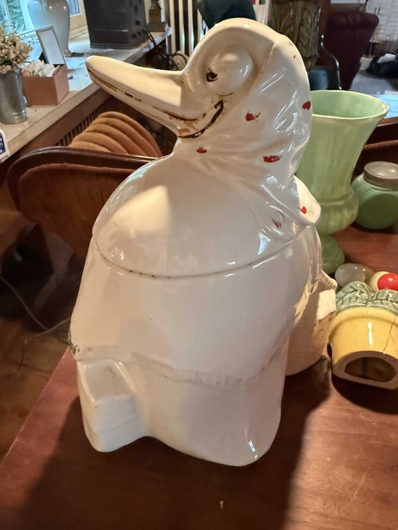 MCCOY "TRAVELING MOTHER GOOSE" COOKIE JAR - Image 2