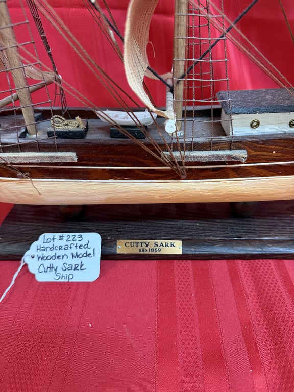 HANDCRAFTED WOODEN MED. OF CUTTY SARK SHIP - Image 2