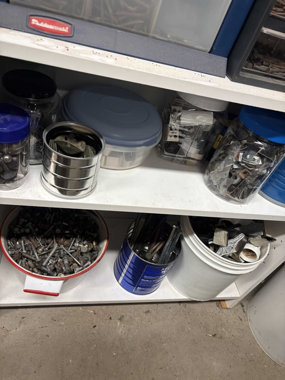 Hardware contents of 4th white shelves - Image 4