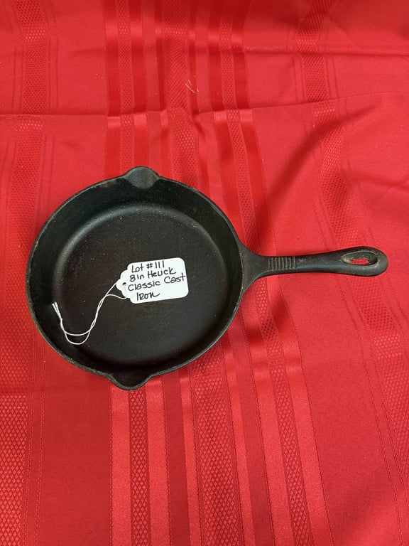 8 IN HEUCK CLASSIC CAST IRON SKILLET