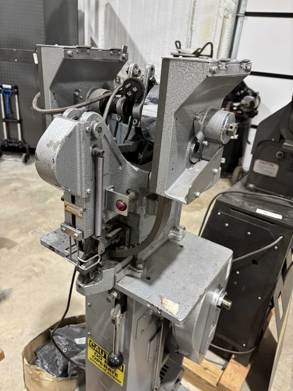 Fasnap APM-3000 Rivet Machine - Image 2
